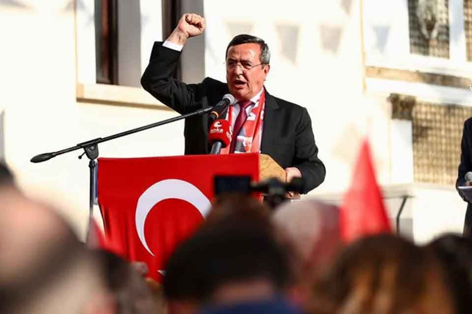 Konak&rsquo;ın Cumhurbaşkanlığı ve genel se&ccedil;im merkez se&ccedil;im b&uuml;rosu a&ccedil;ılışı ve