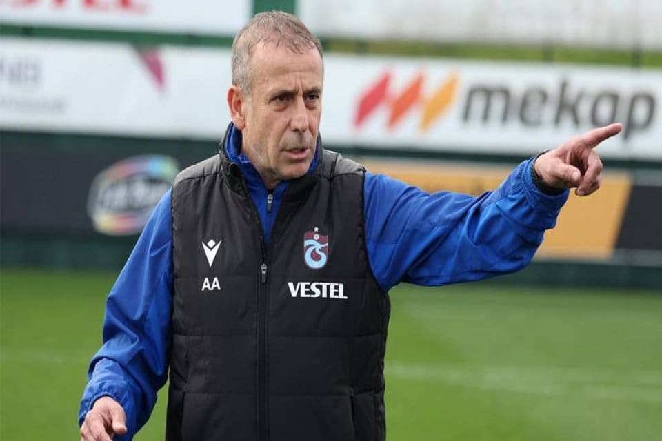 S&uuml;per Lig&rsquo;e 3 Mart&rsquo;a kadar ara verilirken; Trabzonspor, Konferans Ligi&rsquo;nde