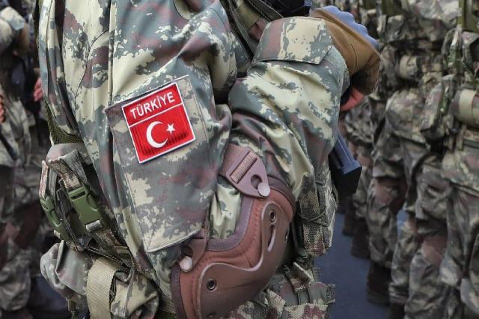 Zeytin Dalı Harekat b&ouml;lgesinde ter&ouml;ristlerin roketatarlı saldırısında bir asker şehit