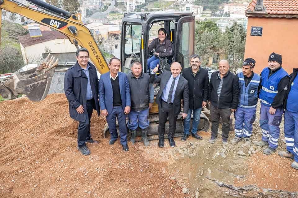 İzmir B&uuml;y&uuml;kşehir Belediye Başkanı Tun&ccedil; Soyer&rsquo;in kentin refahını eşit paylaştırma