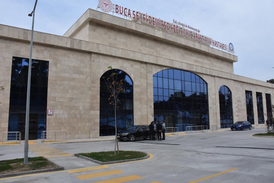 İzmir'de, deprem ve salgın gibi olağanüstü durumlarda 'acil durum hastanesi'