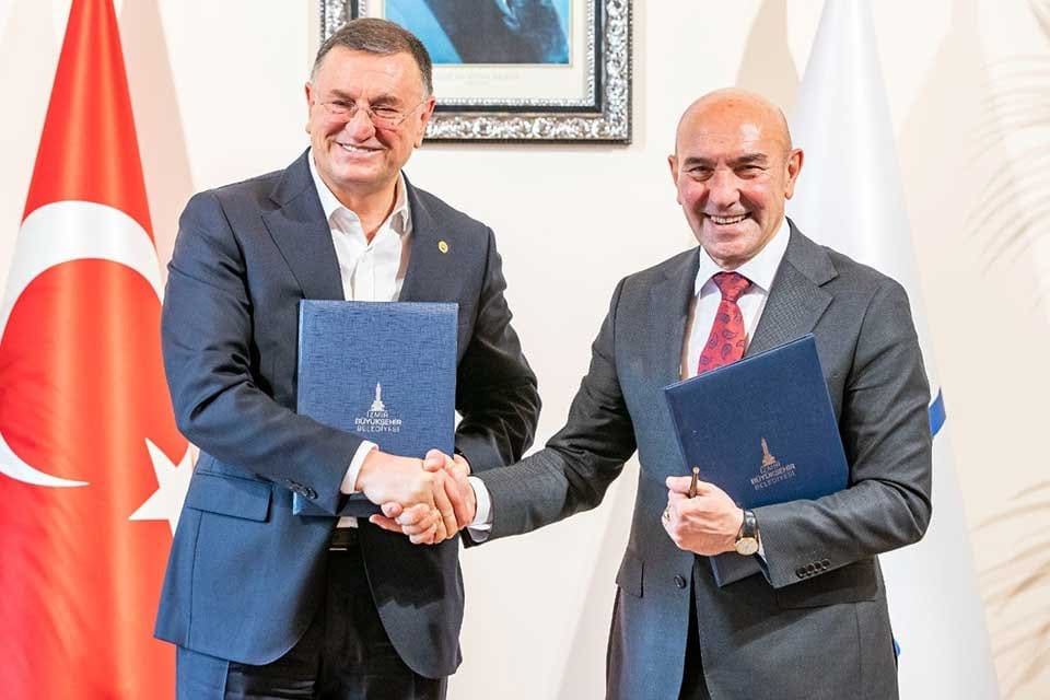 İzmir B&uuml;y&uuml;kşehir Belediyesi'nin geliştirdiği "Acil İzmir" uygulaması Eskişehir B&uuml;y&uuml;kşehir Belediyesi'nin
