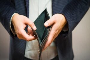 T&uuml;rk-İş verilerine g&ouml;re, 2021 Aralık'ta a&ccedil;lık sınırı 4 bin lirayı,