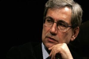 Adalet Bakanlığı, Orhan Pamuk'a kamu davası a&ccedil;ılma kararına karşı "kanun