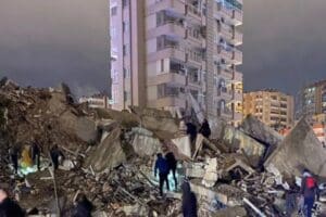 &Ccedil;evre, Şehircilik ve İklim Değişikliği İl M&uuml;d&uuml;rl&uuml;ğ&uuml; ekipleri tarafından deprem