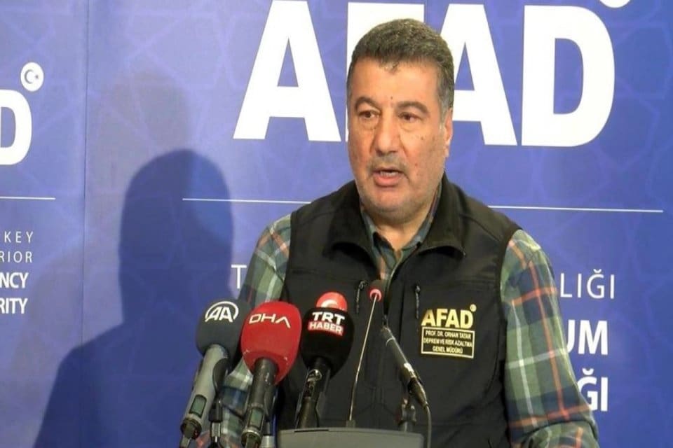 AFAD Deprem ve Risk Azaltma Genel M&uuml;d&uuml;r&uuml; Tatar, deprem b&ouml;lgelerindeki