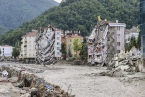 AFAD'dan yapılan son a&ccedil;ıklamaya g&ouml;re; sel nedeniyle 3 ilde toplam