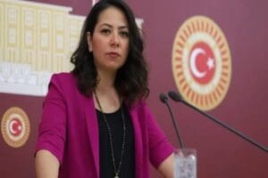 TİP S&ouml;zc&uuml;s&uuml; Sera Kadıgil, Kahramanmaraş merkezli depremlerin ardından &lsquo;krizi fırsata