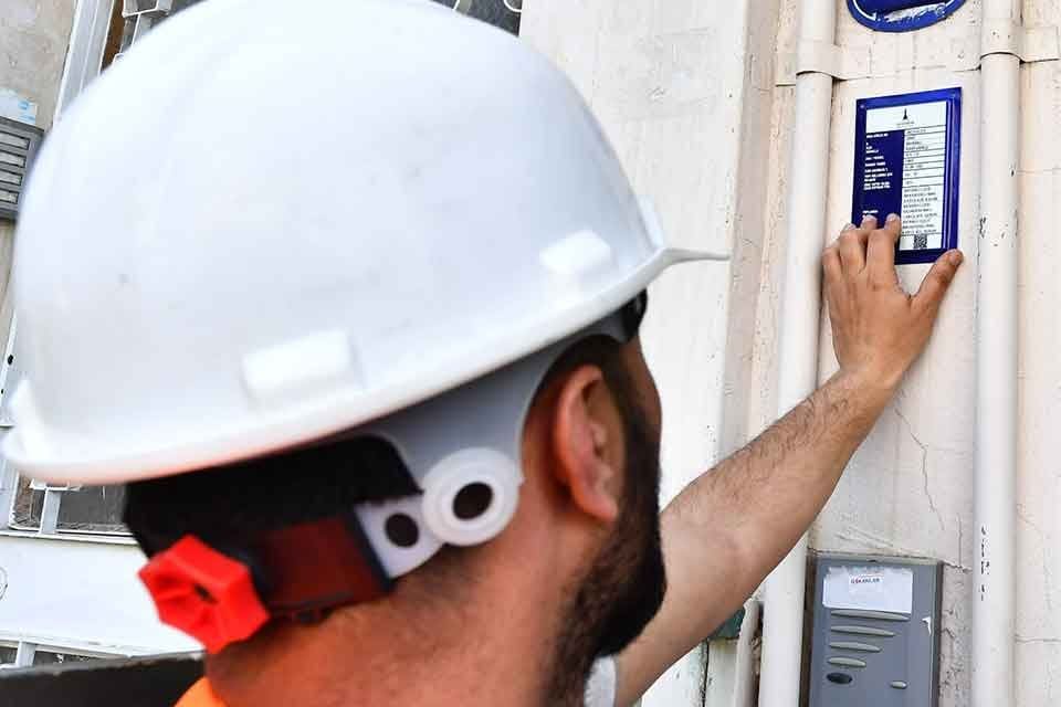 İzmir B&uuml;y&uuml;kşehir Belediye Başkanı Tun&ccedil; Soyer&rsquo;in afetlere karşı diren&ccedil;li kent