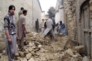 Afganistan'daki deprem nedeniyle hayatını kaybedenlerin sayısı 10'u aştı.&nbsp; Afganistan&rsquo;ın Hindikuş