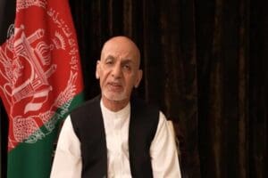 Taliban'ın Kabil'e dayanmasıyla birlikte Afganistan'ı terk eden Cumhurbaşkanı Eşref Gani,