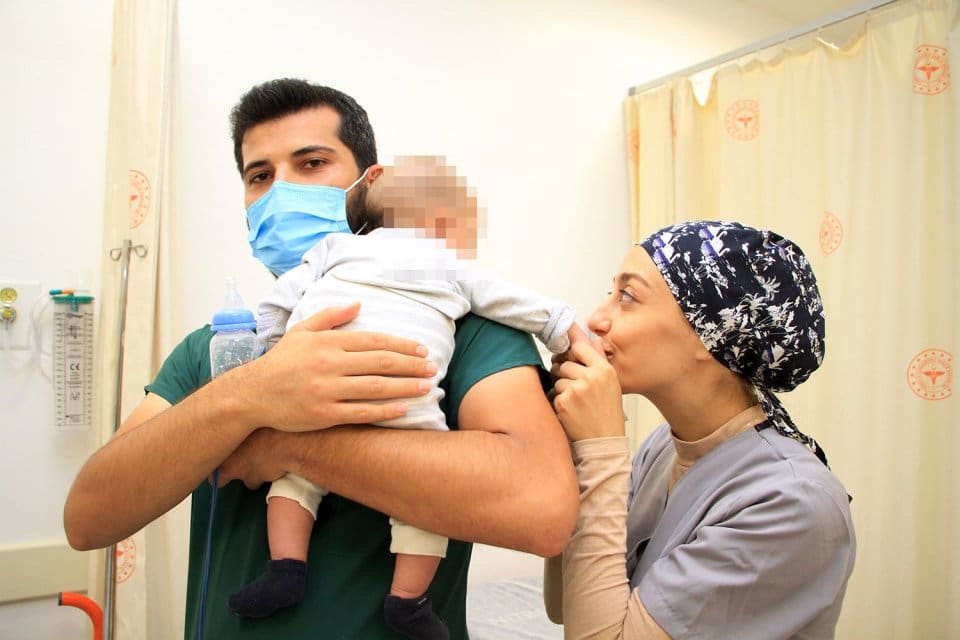 AFYONKARAHİSAR'da M.U.Ş., boşanma aşamasında olduğu ve hakkında uzaklaştırma kararı aldıran
