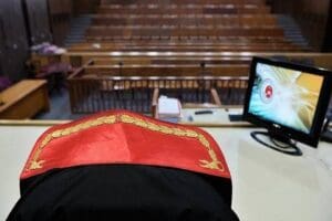 Ankara 9. Ağır Ceza Mahkemesi &uuml;yesi hakim Buket Demirel evinde