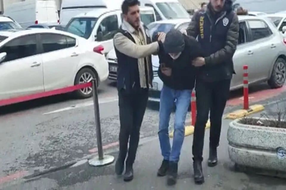 Sosyal medya hesabında yardım kuluşu AHBAP Platformu'nun adını kullanan ve