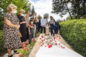 İzmir&rsquo;in B&uuml;y&uuml;kşehir Belediyesi&rsquo;nin unutulmaz başkanı Ahmet Piriştina, &ouml;l&uuml;m&uuml;n&uuml;n on yedinci