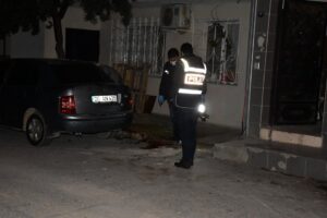 İzmir'in Bayraklı ilçesinde, 2 kardeş arasında çıkan tartışma, sopalı ve