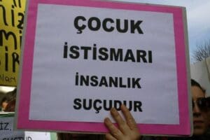 İstanbul Beylikd&uuml;z&uuml;'nde, 2'nci kattan d&uuml;ş&uuml;p hayatını kaybettiği ifade edilen 2