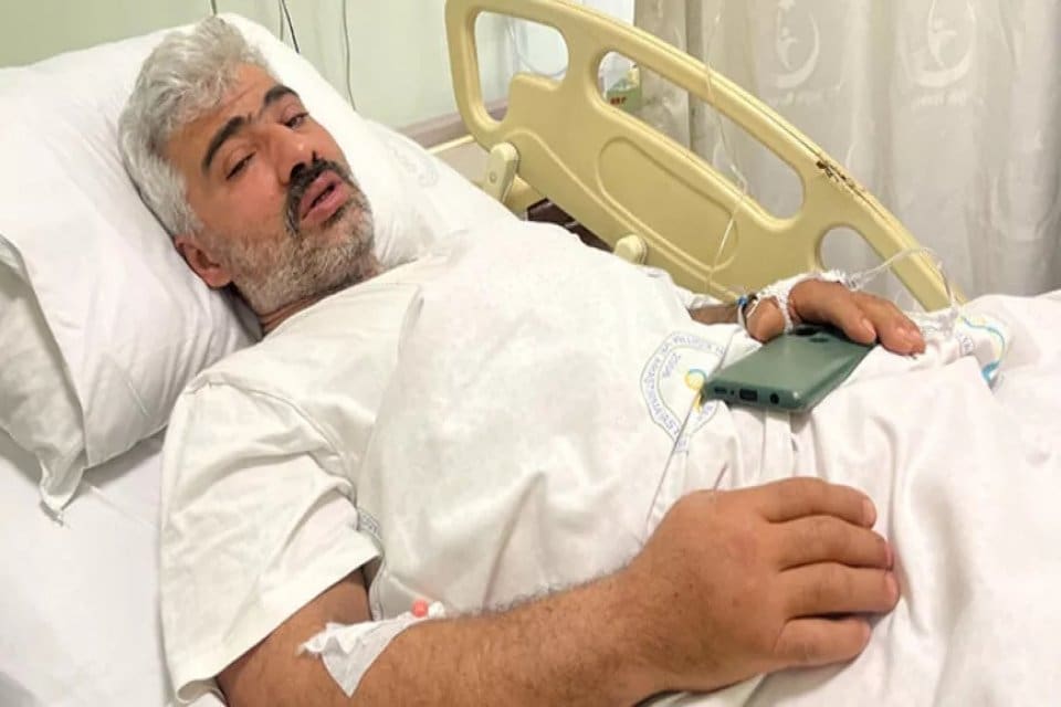 İstanbul&rsquo;a getirilen yaralı depremzedelerden 3 &ccedil;ocuk babası Ebu Talip Uslu