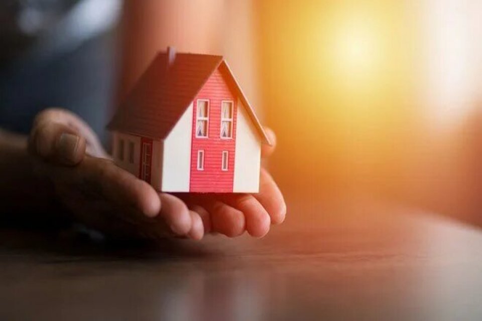 İspanya'da&nbsp; y&uuml;ksek kira, d&uuml;ş&uuml;k maaş ve y&uuml;ksek işsizlik barınma sorununun