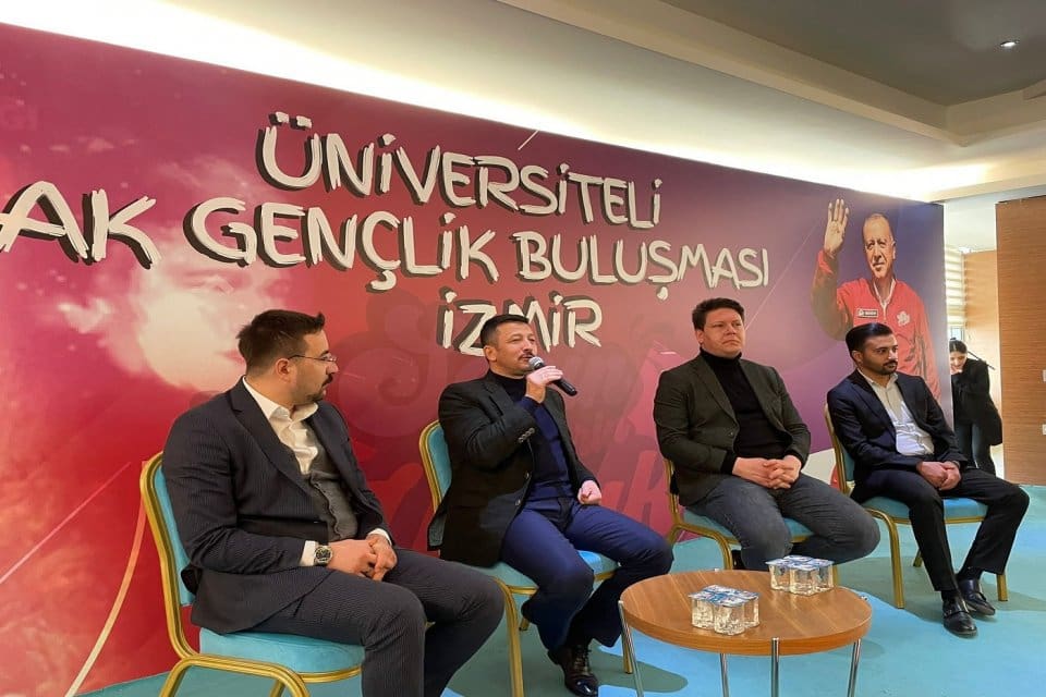 AK Parti İzmir İl Gen&ccedil;lik Kolları Başkanlığı&rsquo;nın ar arda d&uuml;zenlediği