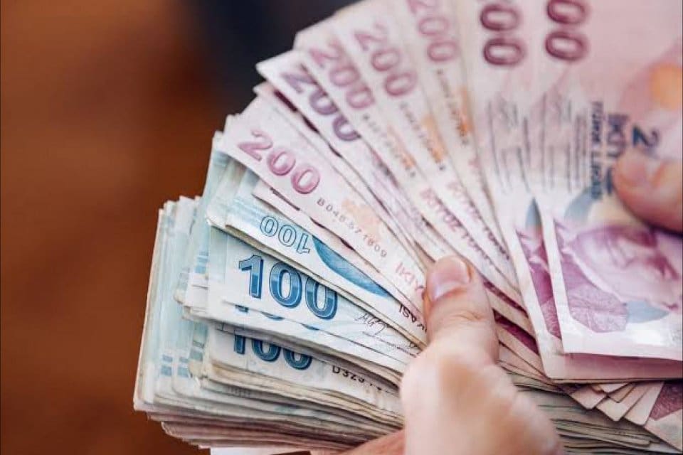 AK Parti Genel Başkan Yardımcısı Erkan Kandemir, temmuz ayında asgari