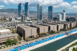 İzmir Büyükşehir Belediyesi İZSU Genel Müdürlüğü, kentin bazı noktalarında özellikle