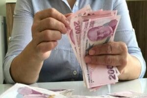 AK Parti Genel Başkanvekili Numan Kurtulmuş, asgari &uuml;crette &ouml;n&uuml;m&uuml;zdeki yılın