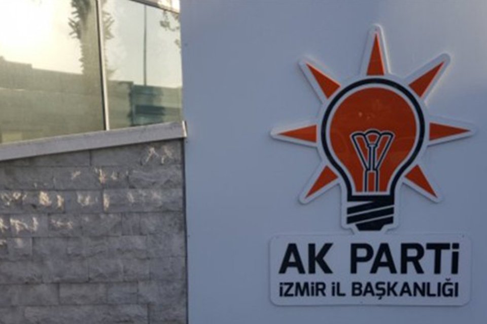 AK Parti İzmir&rsquo;den beklenen a&ccedil;ıklama geldi. AK Parti Kemalpaşa İl&ccedil;e