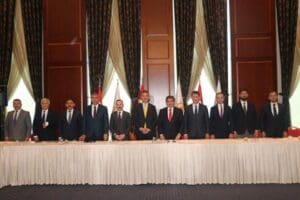 CHP&rsquo;li B&uuml;y&uuml;kşehir ve İl Belediyelerindeki 11 AK Parti Grup Başkanvekili,