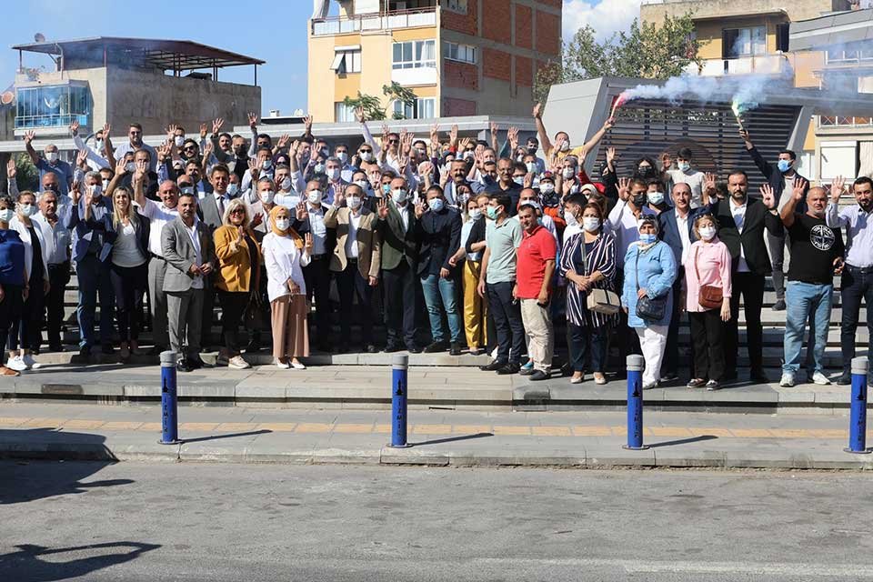 AK Parti İzmir, &lsquo;Karınca modeli&rsquo; &ccedil;alışmasını il ve il&ccedil;e ana