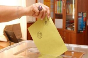 2023 se&ccedil;im tarihiyle ilgili tartışmalar s&uuml;rerken AK Parti'den yeni bir