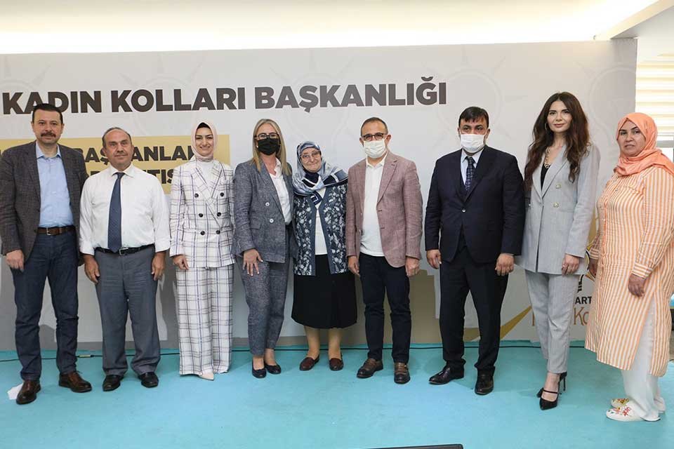 AK Parti İzmir İl Kadın Kolları Başkanlığının metropol il&ccedil;eler i&ccedil;in