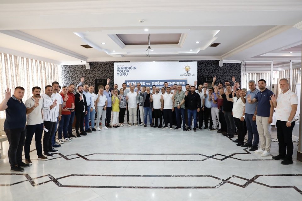 AK Parti İzmir İl Başkanlığı’nın İl Yürütme Kurulu ve İlçe