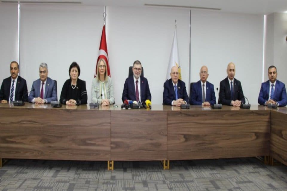 AK Parti İzmir İl Başkanı Bilal Saygılı'yı ziyaret eden Azerbaycan-T&uuml;rkiye