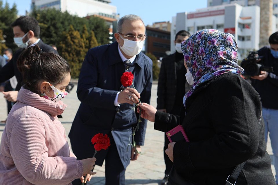 AK Parti İzmir İl ve İl&ccedil;e teşkilatlarında; Ana Kademe, Kadın