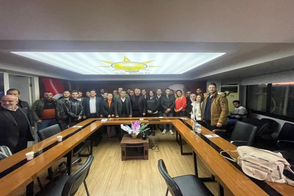 Millet İttifakı&rsquo;nın Ortak Mutabakat Metnine tepki g&ouml;steren 70 kişi Konak