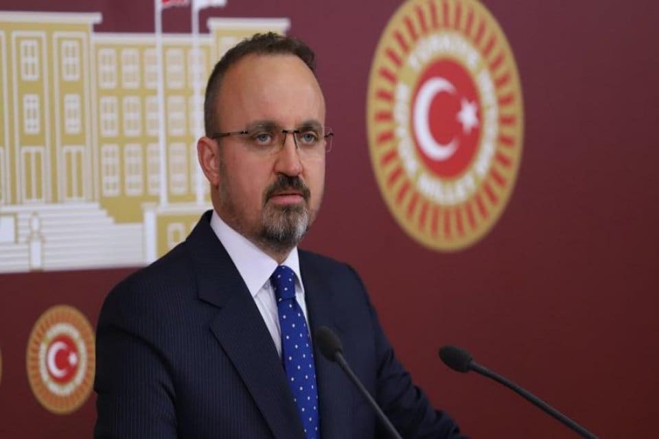 AK Partili B&uuml;lent Turan, m&uuml;lteci akınıyla ilgili olarak "Konu sadece