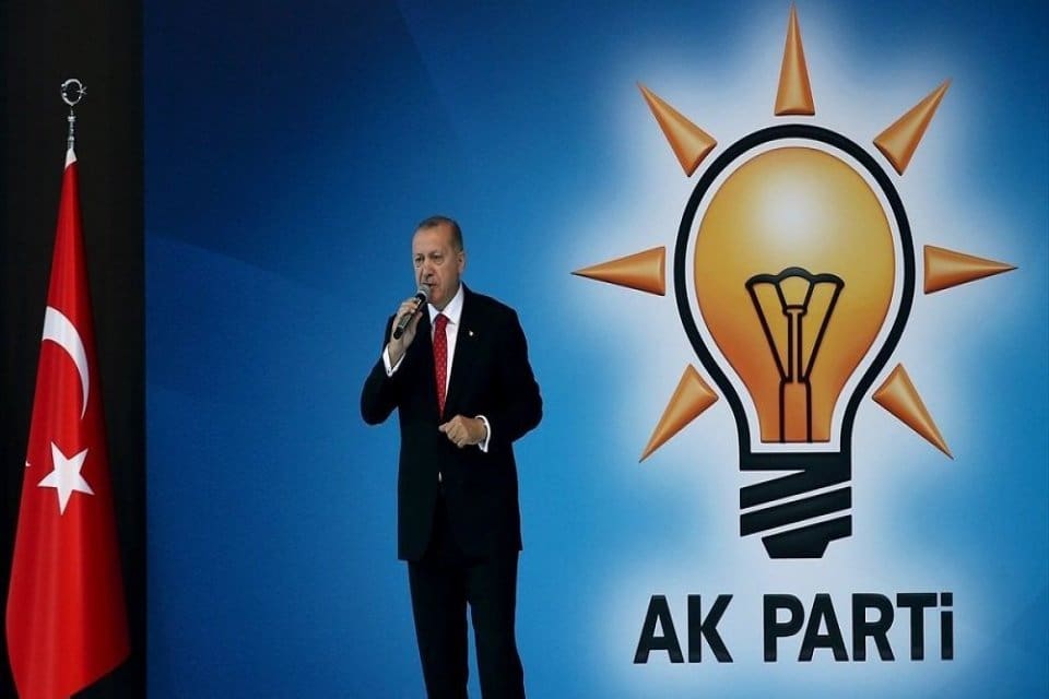 &nbsp; Se&ccedil;im Yasası değişikliği, yeni anayasa &ccedil;alışması, Cumhur İttifakı'nın genişletilmesi