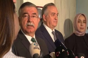 Anayasa değişikliği teklifi i&ccedil;in AK Parti, MHP grubuyla g&ouml;r&uuml;şme ger&ccedil;ekleştirdi.