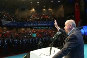AK Parti vizyon belgesi bug&uuml;n d&uuml;zenlenecek programda a&ccedil;ıklanacak. "T&uuml;rkiye Y&uuml;zyılı"