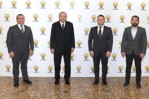 AK Parti Seferihisar İl&ccedil;e Başkanı Ahmet Aydın,&nbsp; bir takım temaslarda