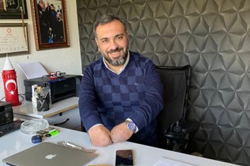 AK Partili Baran, Kılı&ccedil;daroğlu'nun Karşıyaka'ya geleceği haberi &uuml;zerine; &ldquo;Yolları asfaltlayın,