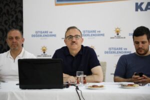 ​AK Parti İzmir İl Başkanlığı’nın Yürütme Kurulu ve ilçe başkanlarının