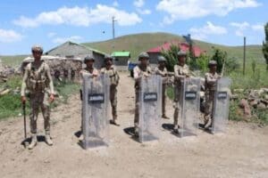 Erzurum'un &Ccedil;at il&ccedil;esine bağlı G&ouml;bek&ouml;ren kırsal mahallesinde arazi y&uuml;z&uuml;nden &ccedil;ıkan