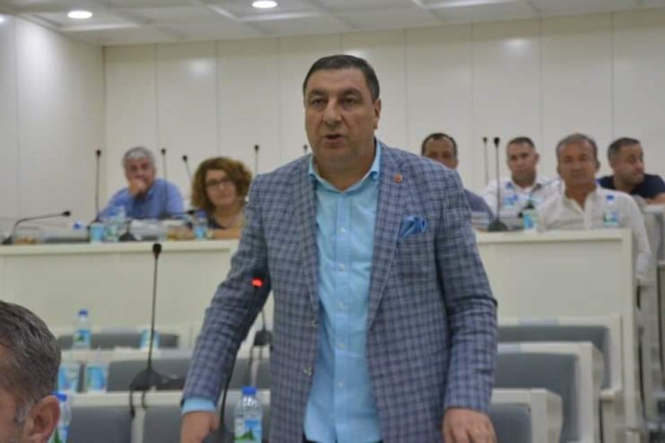 İzmir B&uuml;y&uuml;kşehir Belediyesi İmar Komisyonu AK Parti Meclis &Uuml;yesi H&uuml;sn&uuml;