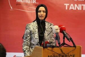 AK Parti İzmir İl Kadın Kolları Başkanı Dilek Yıldız B&uuml;y&uuml;kdağ,
