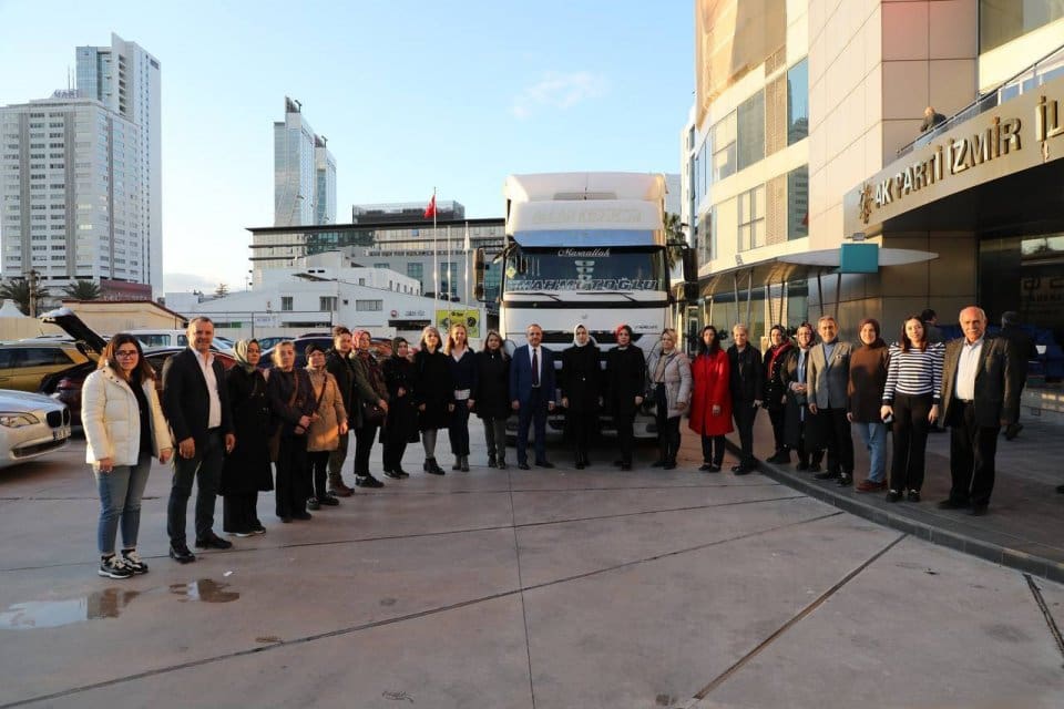 AK Parti İzmir İl Kadın Kolları Başkanı Dilek Yıldız B&uuml;y&uuml;kdağ,