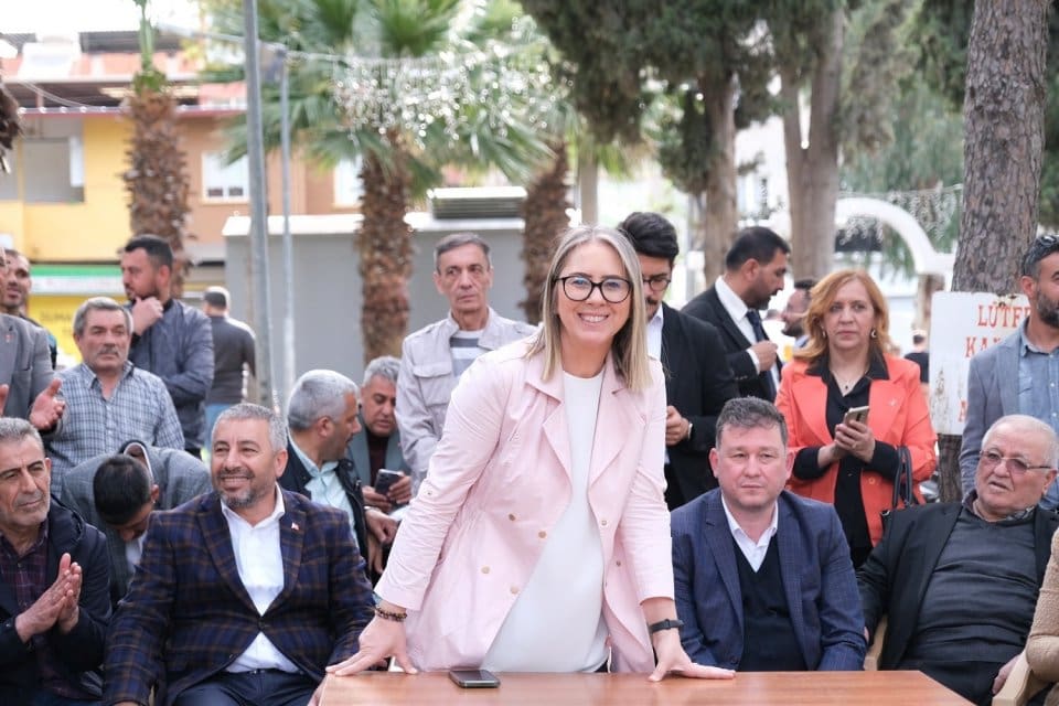 AK Parti İzmir Milletvekili ve 2. B&ouml;lge Milletvekili Adayı Ceyda