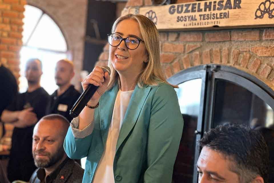 İzmir B&uuml;y&uuml;kşehir Belediyesi'nin yerel y&ouml;netimlerde sınıfta kaldığını AK Partili belediyelerde