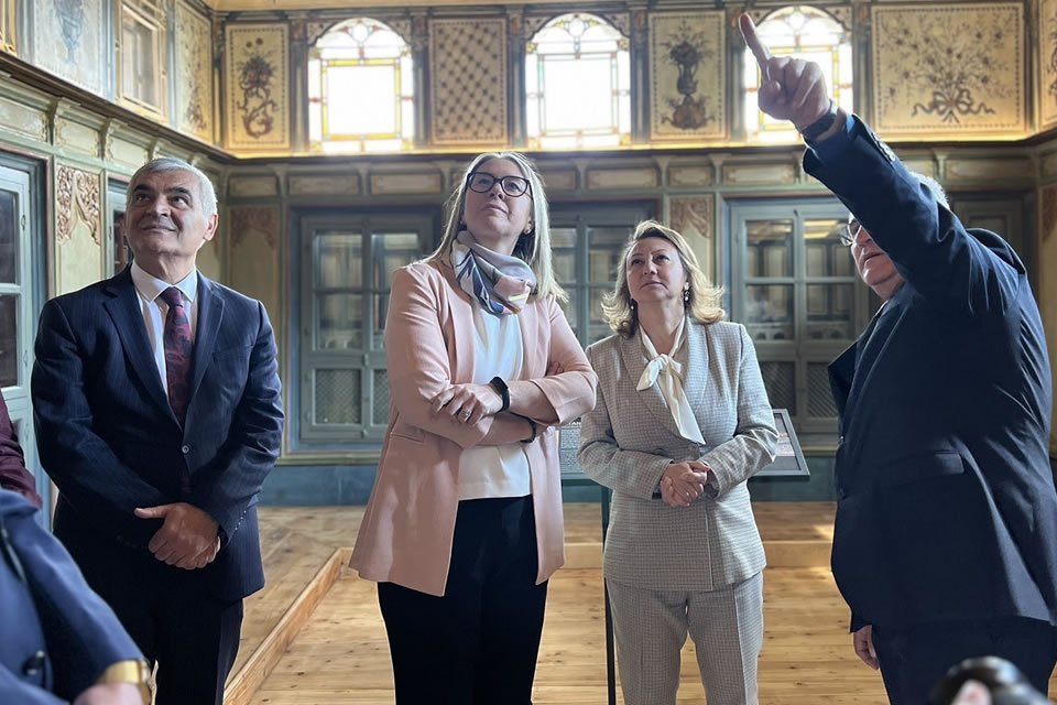 AK Parti İzmir Milletvekili ve 2. B&ouml;lge Milletvekili Adayı Ceyda